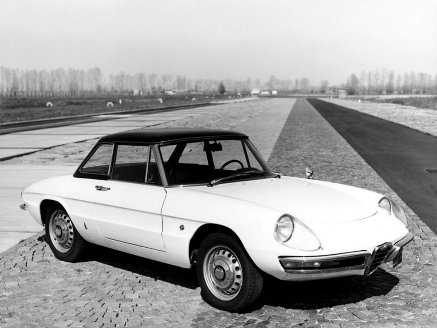  Alfa Romeo Spider 1600 Duetto (105) 1966 года  (фото 18 из 41)